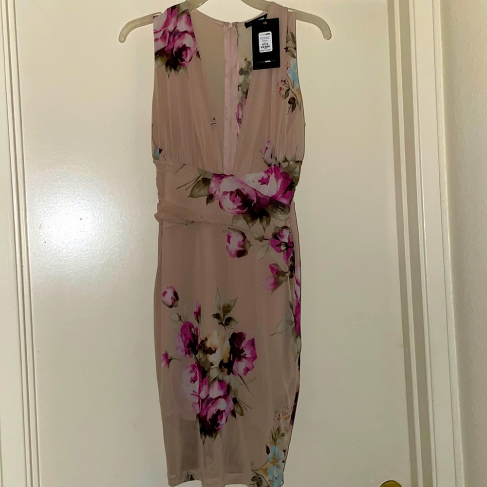 Fashion Nova Caught The Bouquet Dress size M (brand new with tags)